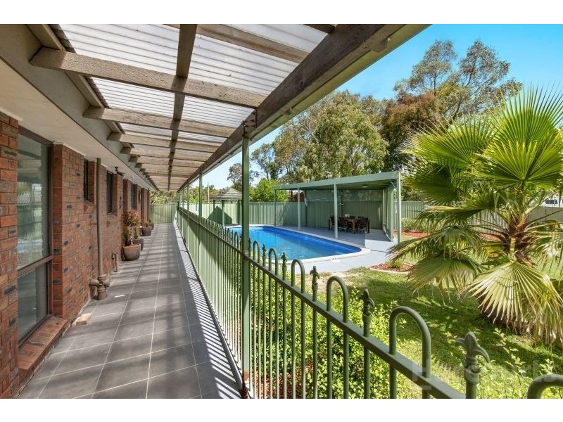 128 Hayes Drive, Smythes Creek VIC 3351