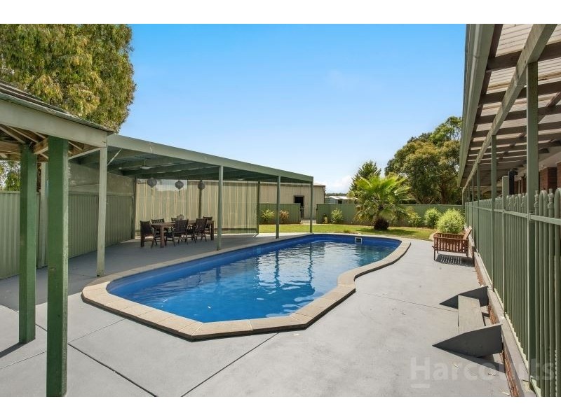 128 Hayes Drive, Smythes Creek VIC 3351