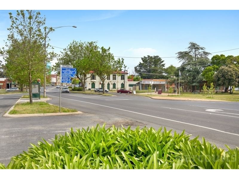 32 Albert Street, Creswick VIC 3363