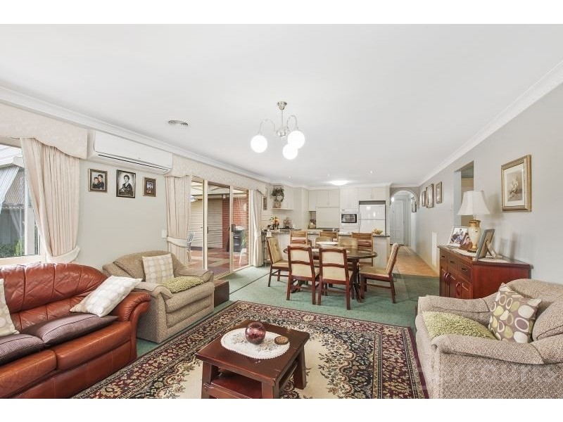 7 Twyford Avenue, Lake Gardens VIC 3355