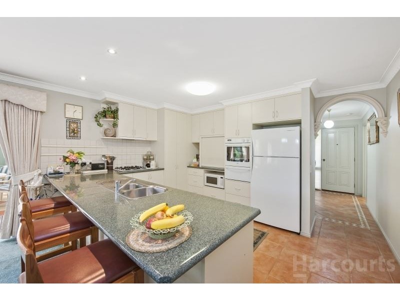 7 Twyford Avenue, Lake Gardens VIC 3355