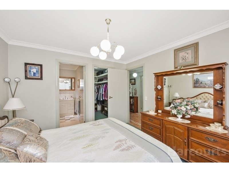 7 Twyford Avenue, Lake Gardens VIC 3355