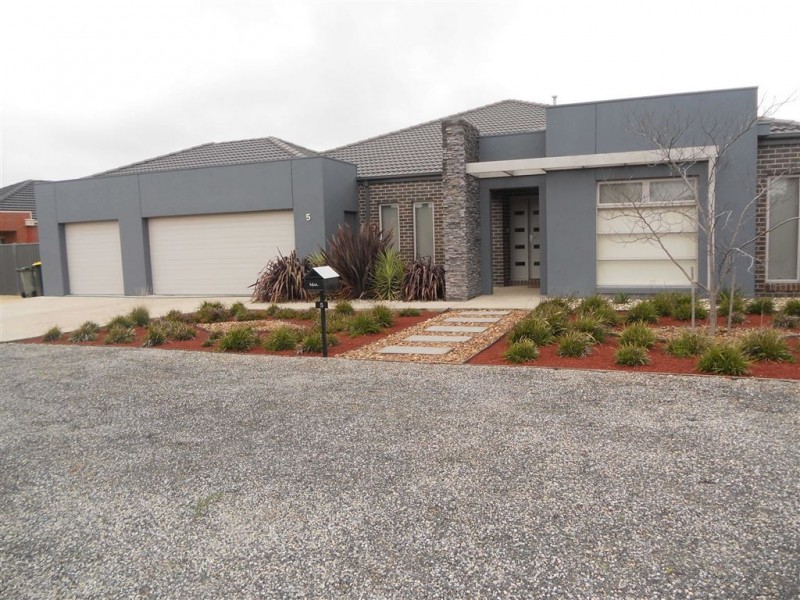5 Dorset Drive, Alfredton VIC 3350