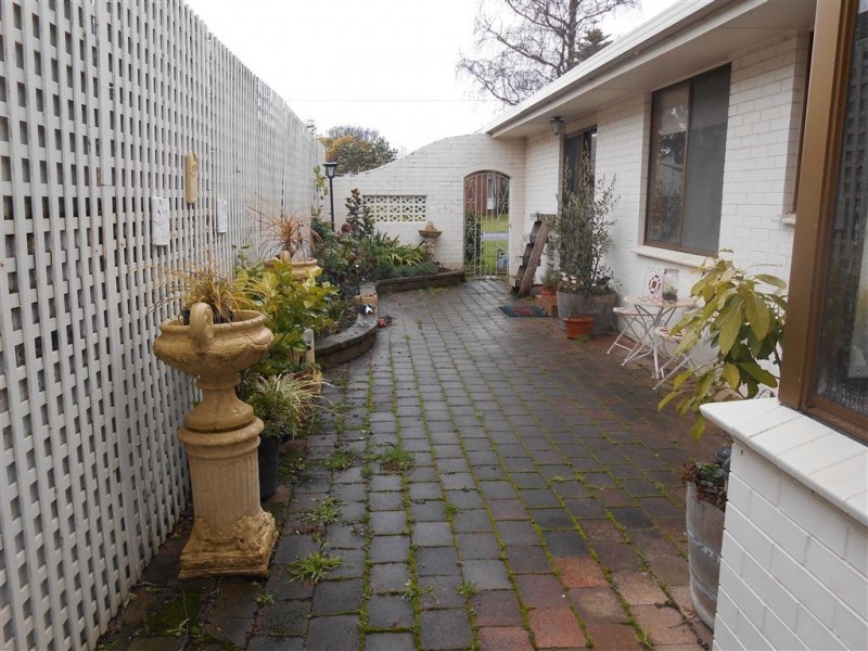 16 Ningana Street, Alfredton VIC 3350