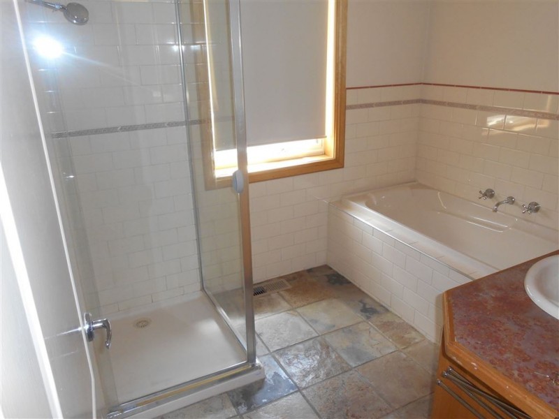 10 Redwood Court, Mount Helen VIC 3350