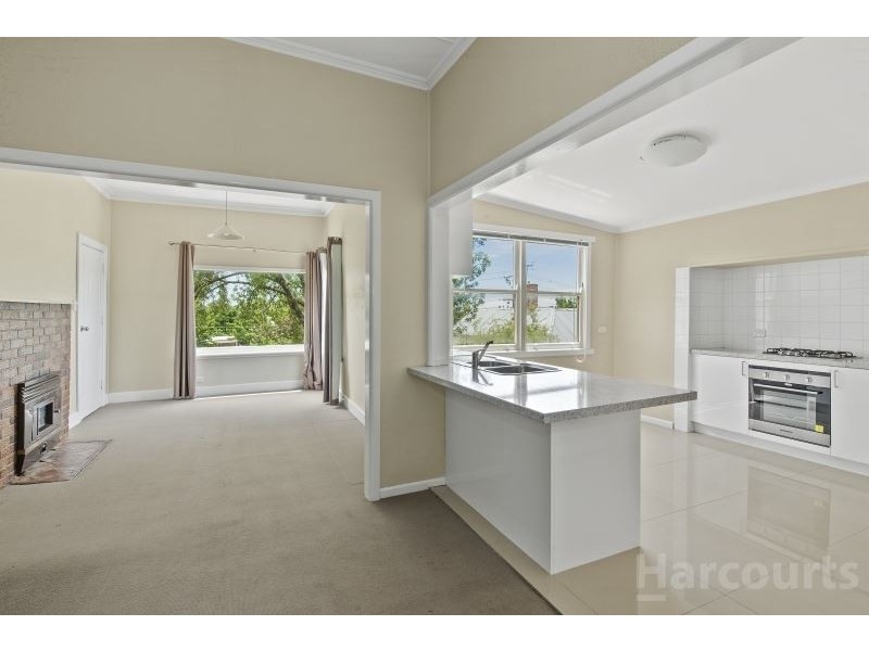 15 Peake Street, Golden Point VIC 3350