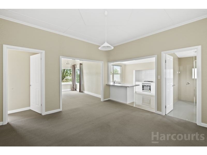 15 Peake Street, Golden Point VIC 3350