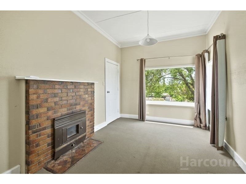 15 Peake Street, Golden Point VIC 3350