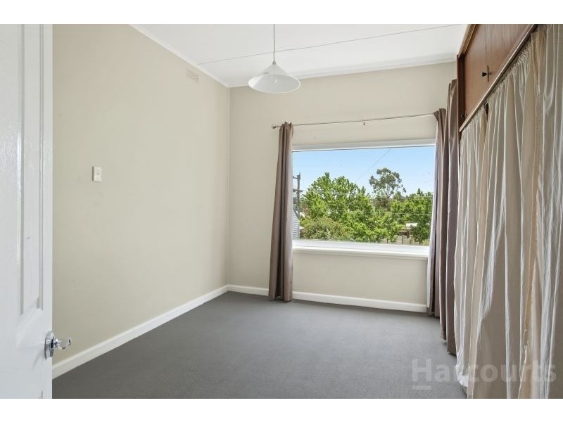15 Peake Street, Golden Point VIC 3350