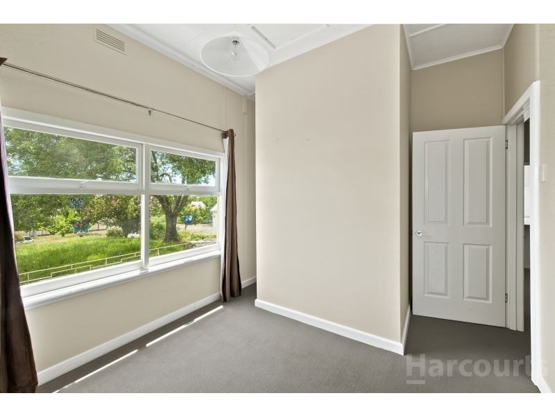 15 Peake Street, Golden Point VIC 3350