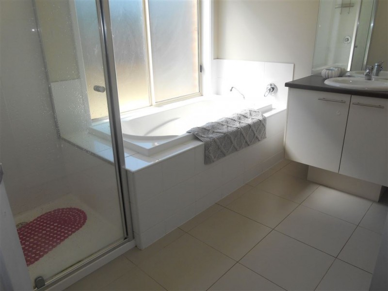 2 Ada Rose Heights, Brown Hill VIC 3350