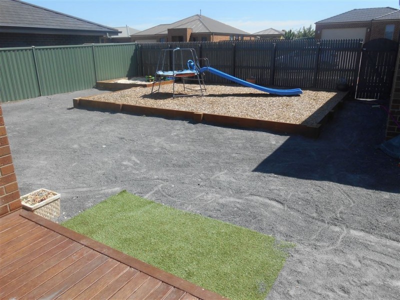 2 Ada Rose Heights, Brown Hill VIC 3350