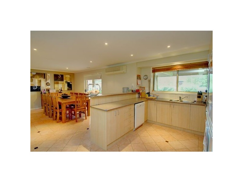 14 Kerry Way, Invermay VIC 3352