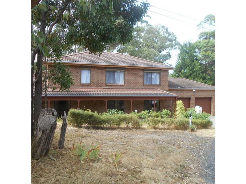 121 Moss Ave, Mount Helen VIC 3350