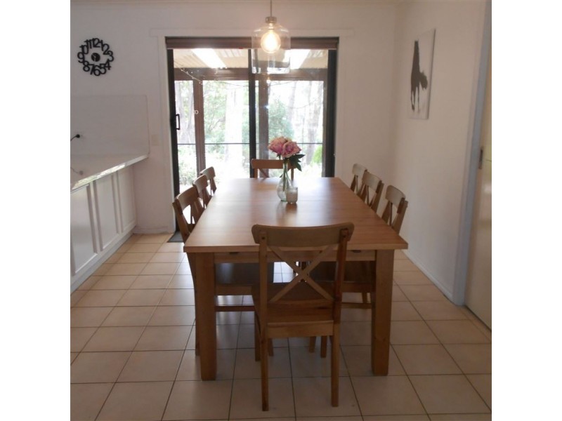 121 Moss Ave, Mount Helen VIC 3350