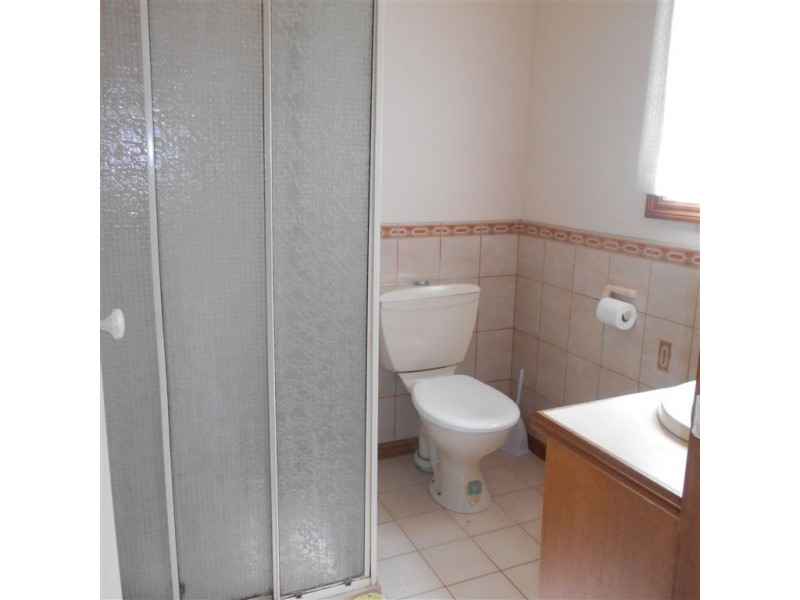 121 Moss Ave, Mount Helen VIC 3350