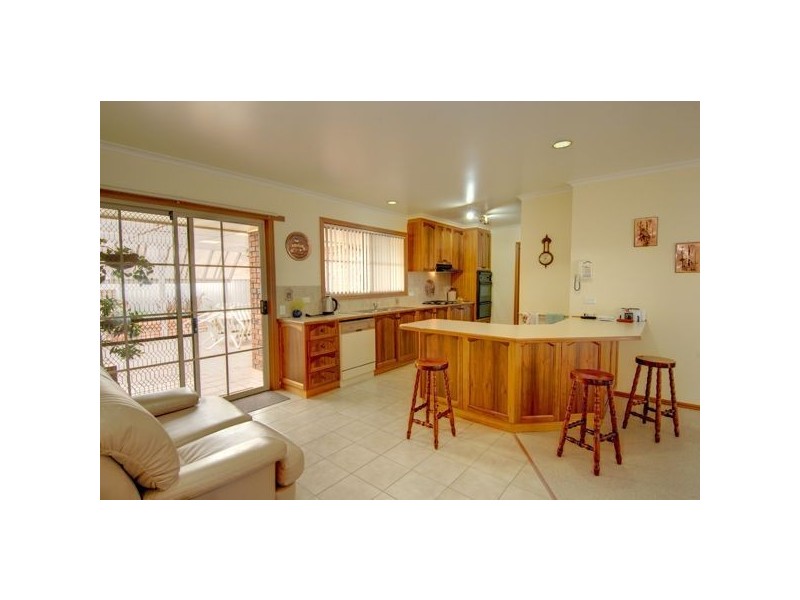 34 Bogart Drive, Wendouree VIC 3355