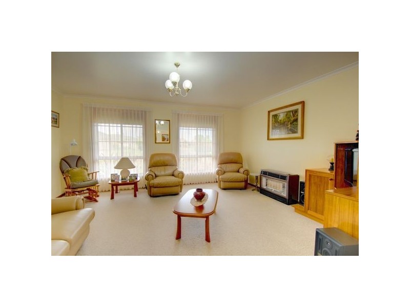 34 Bogart Drive, Wendouree VIC 3355