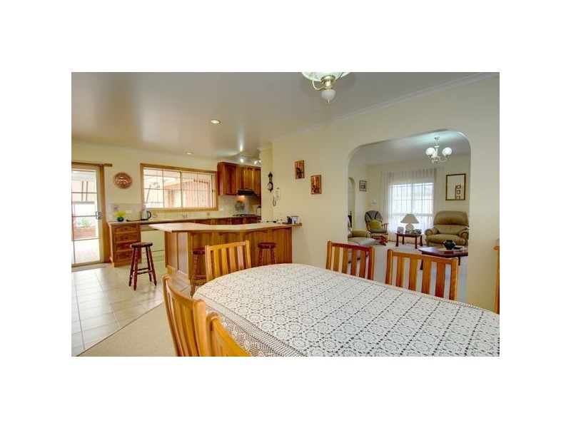 34 Bogart Drive, Wendouree VIC 3355