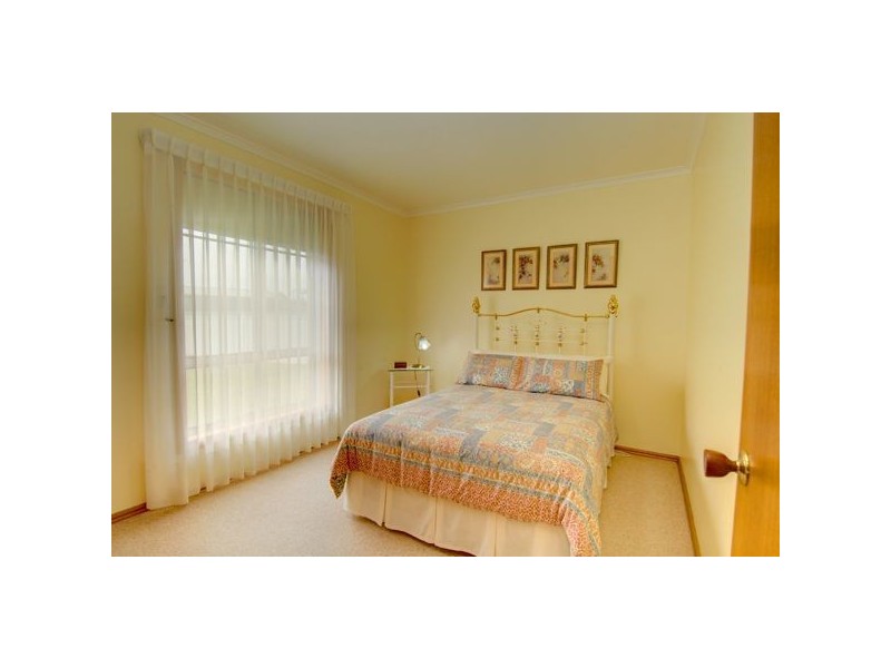 34 Bogart Drive, Wendouree VIC 3355