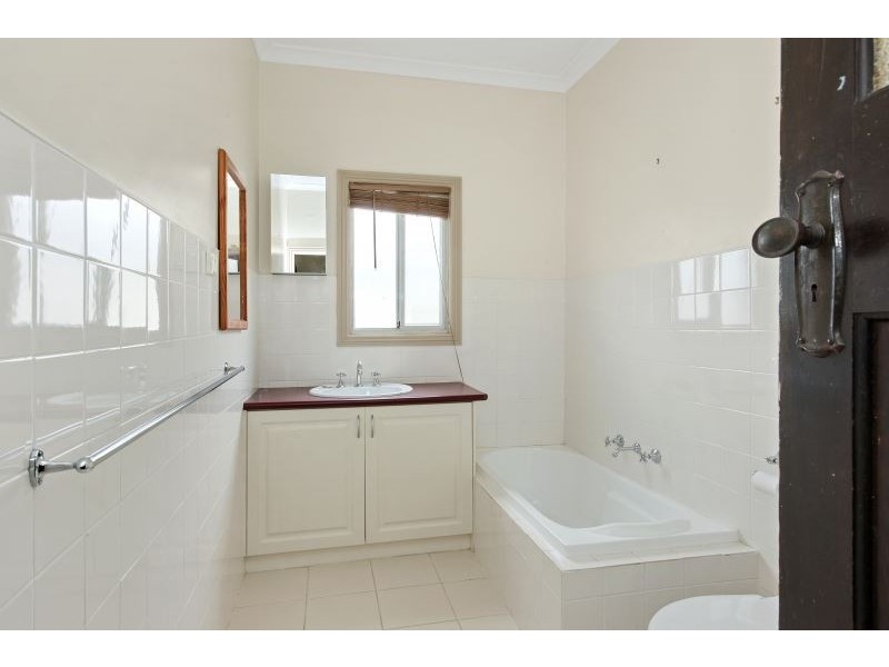 1/114 Joseph Street, Ballarat East VIC 3350