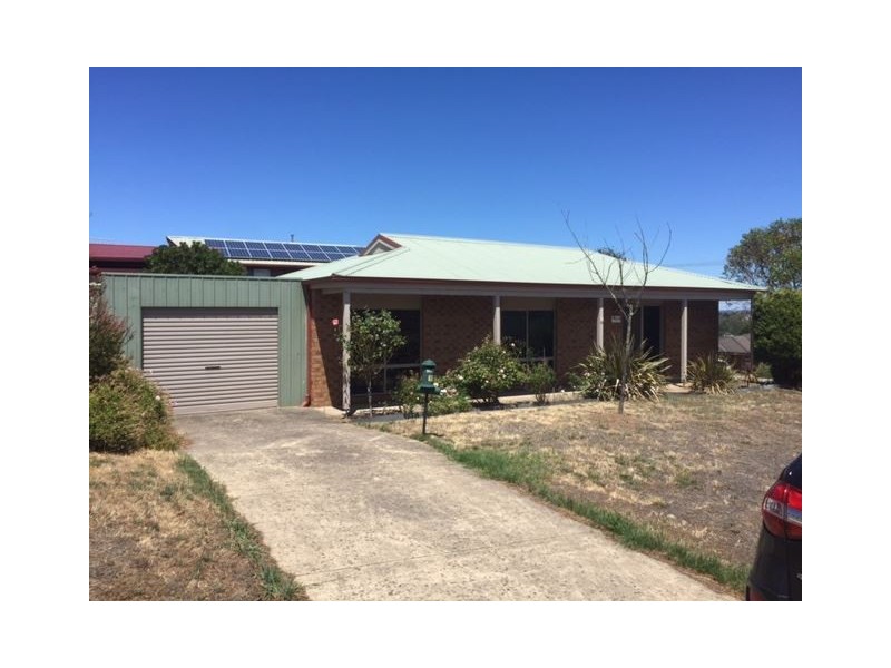 11 Watson Drive, Mount Pleasant VIC 3350
