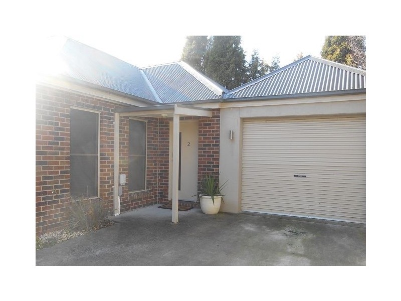 2/116 Clyde Street, Soldiers Hill VIC 3350