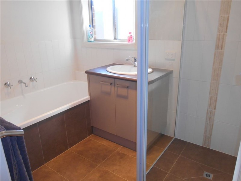 2/116 Clyde Street, Soldiers Hill VIC 3350