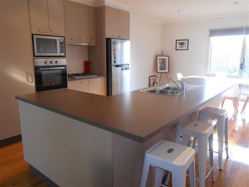 2/116 Clyde Street, Soldiers Hill VIC 3350