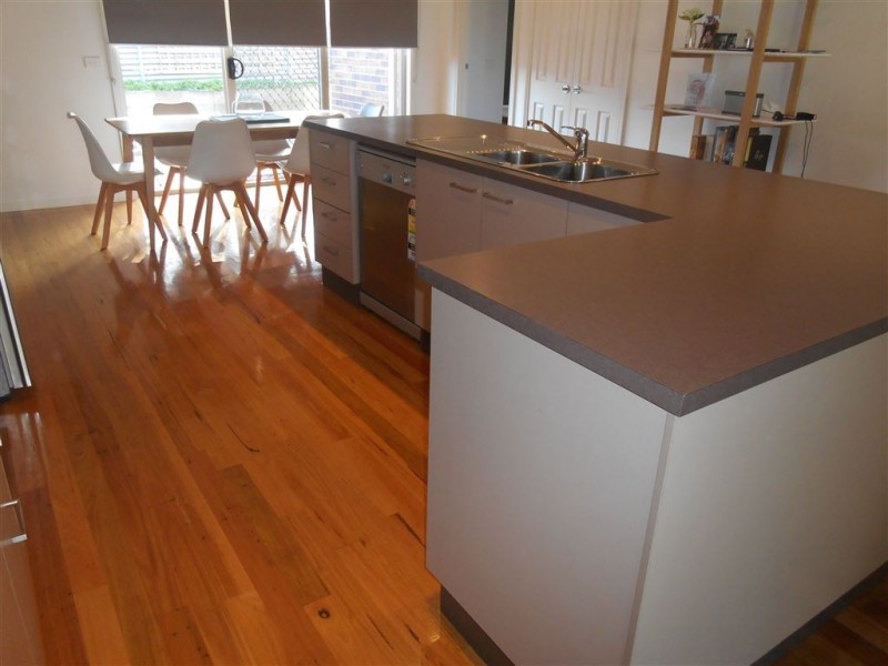 2/116 Clyde Street, Soldiers Hill VIC 3350