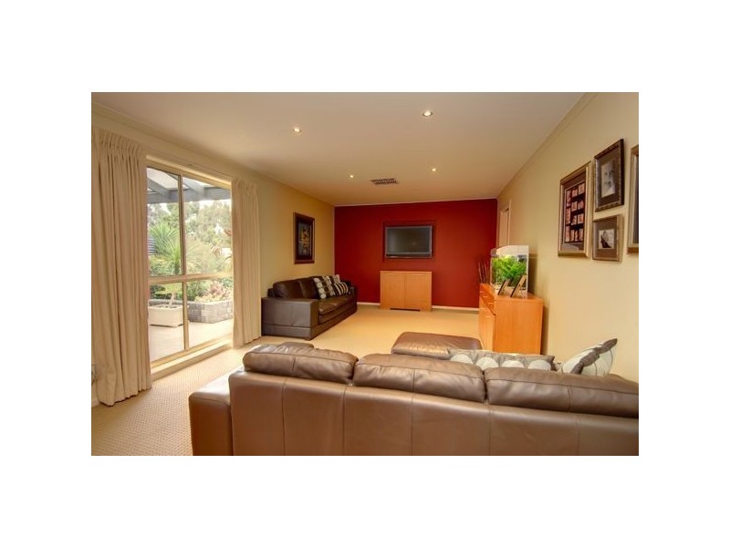 4 Kerry Way, Invermay VIC 3352