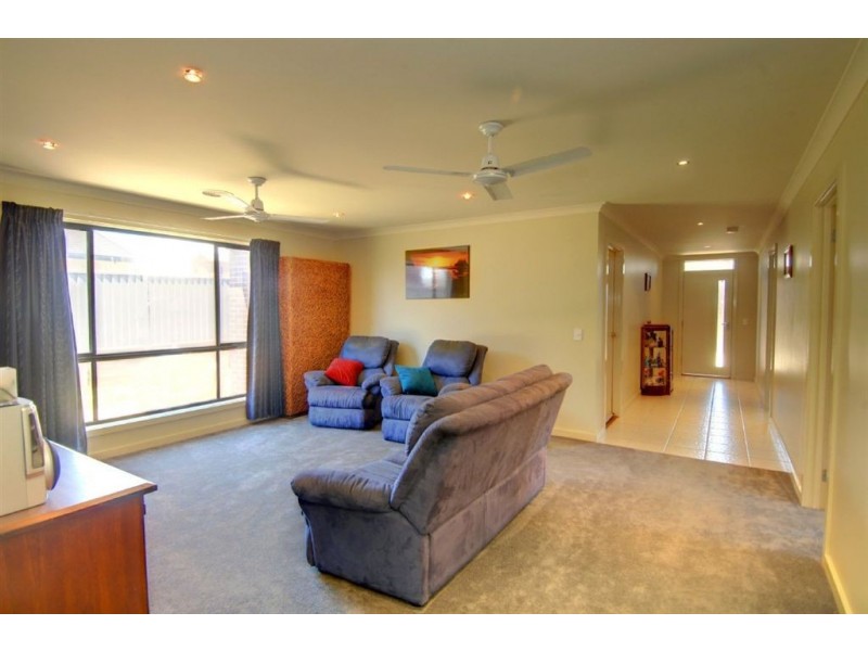 5 Chilton Close, Delacombe VIC 3356