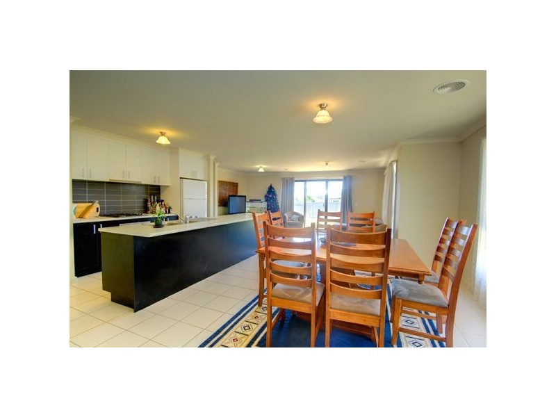 5 Chilton Close, Delacombe VIC 3356