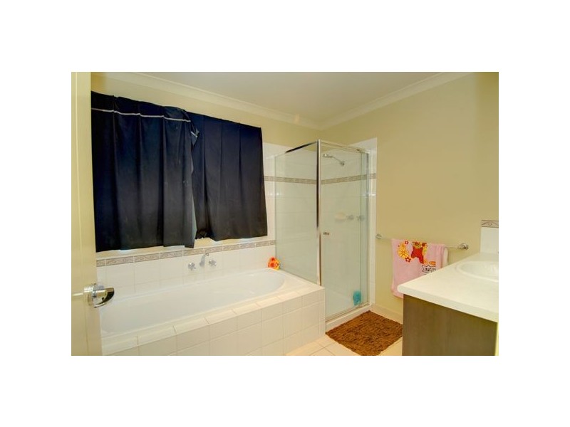 5 Chilton Close, Delacombe VIC 3356