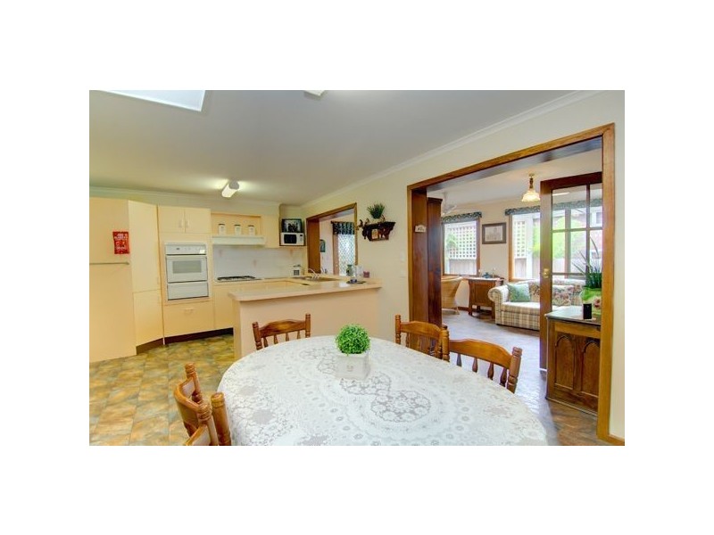 1 Redford Drive, Wendouree VIC 3355