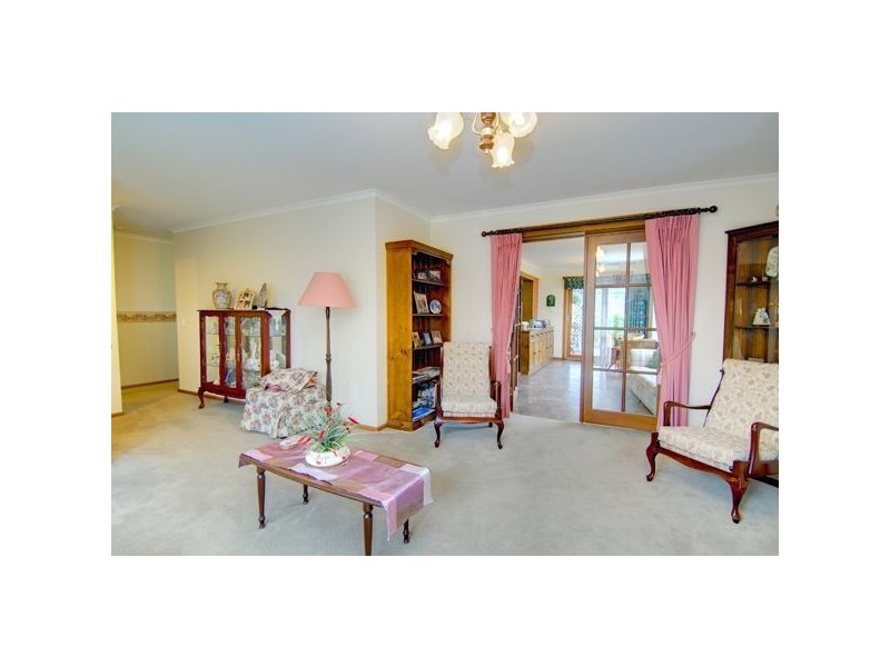 1 Redford Drive, Wendouree VIC 3355