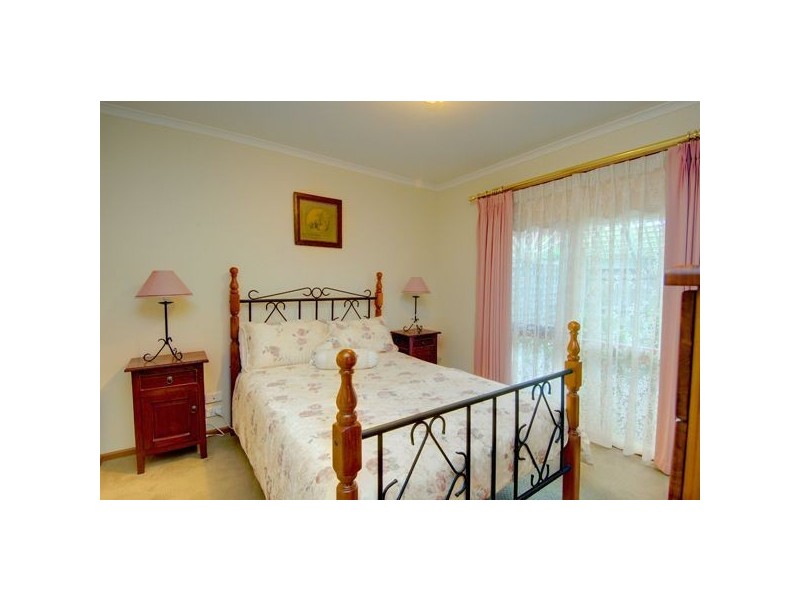 1 Redford Drive, Wendouree VIC 3355