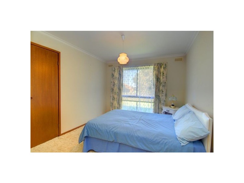 6 Shaw Avenue, Wendouree VIC 3355