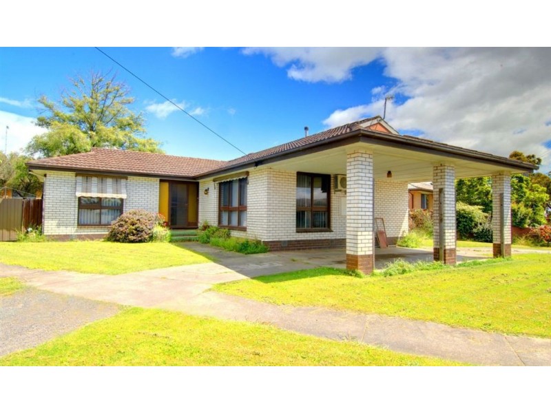30 Rowlands Street, Sebastopol VIC 3356