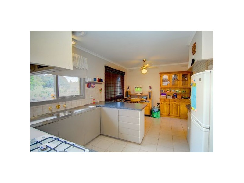 30 Rowlands Street, Sebastopol VIC 3356