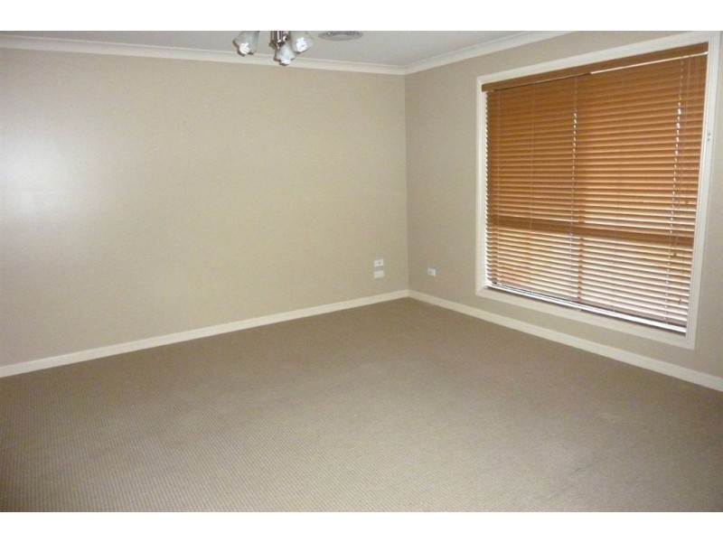 3 Kent Mews, Swan Hill VIC 3585