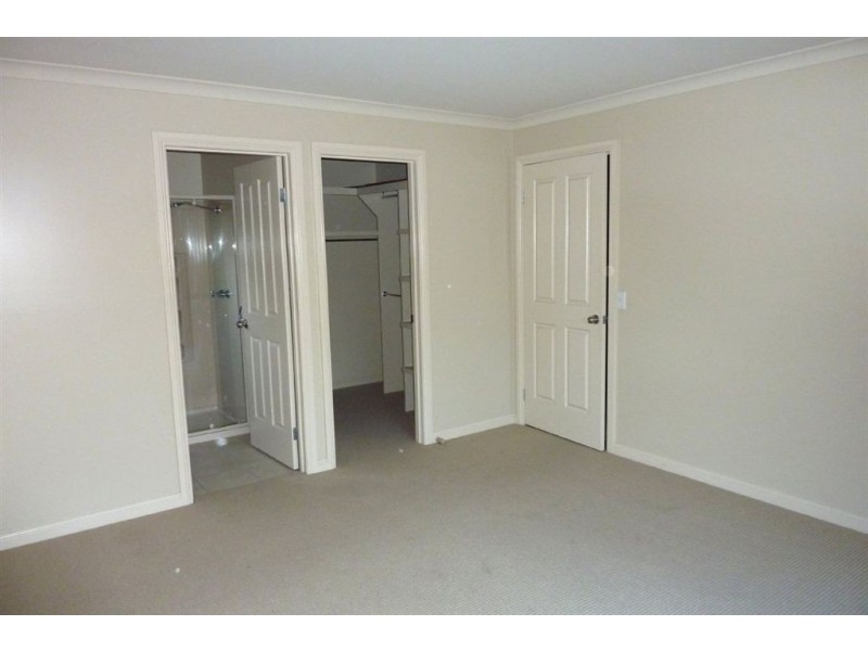 3 Kent Mews, Swan Hill VIC 3585