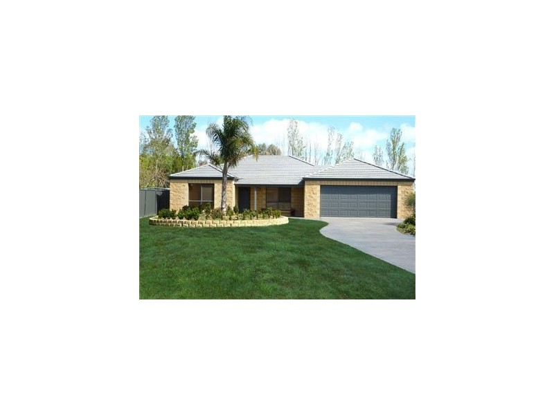 3 Kent Mews, Swan Hill VIC 3585