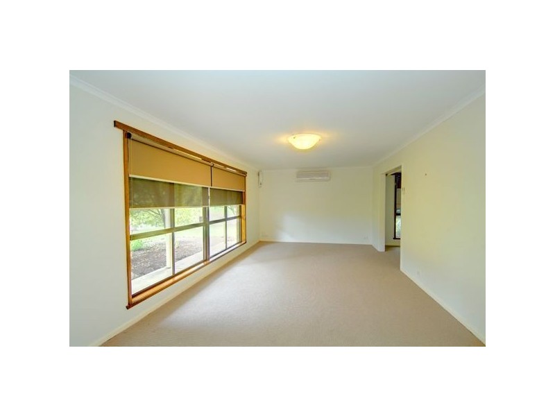 3 Banyule Drive, Delacombe VIC 3356