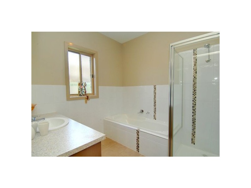 76 Vale Street, Alfredton VIC 3350