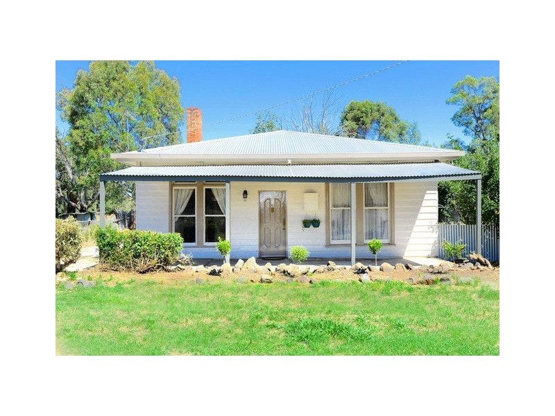 6 West street, Clunes VIC 3370