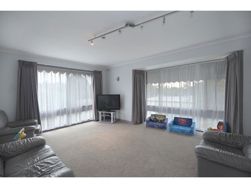 12 Mardango Drive, Mount Helen VIC 3350