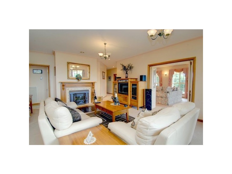 9 Charles Scorer Court, Ballarat VIC 3350