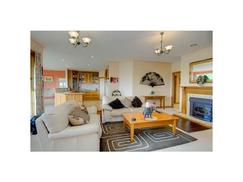 9 Charles Scorer Court, Ballarat VIC 3350