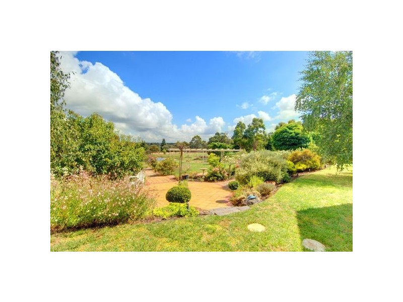 9 Charles Scorer Court, Ballarat VIC 3350